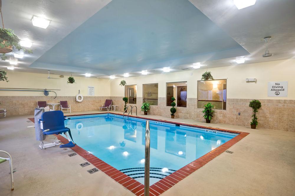 Holiday Inn Express Hotel & Suites Christiansburg By Ihg Exterior foto