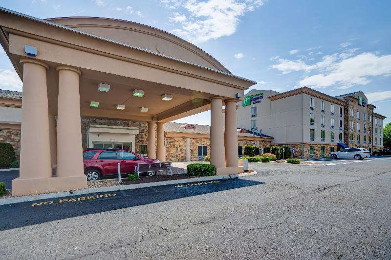 Holiday Inn Express Hotel & Suites Christiansburg By Ihg Exterior foto