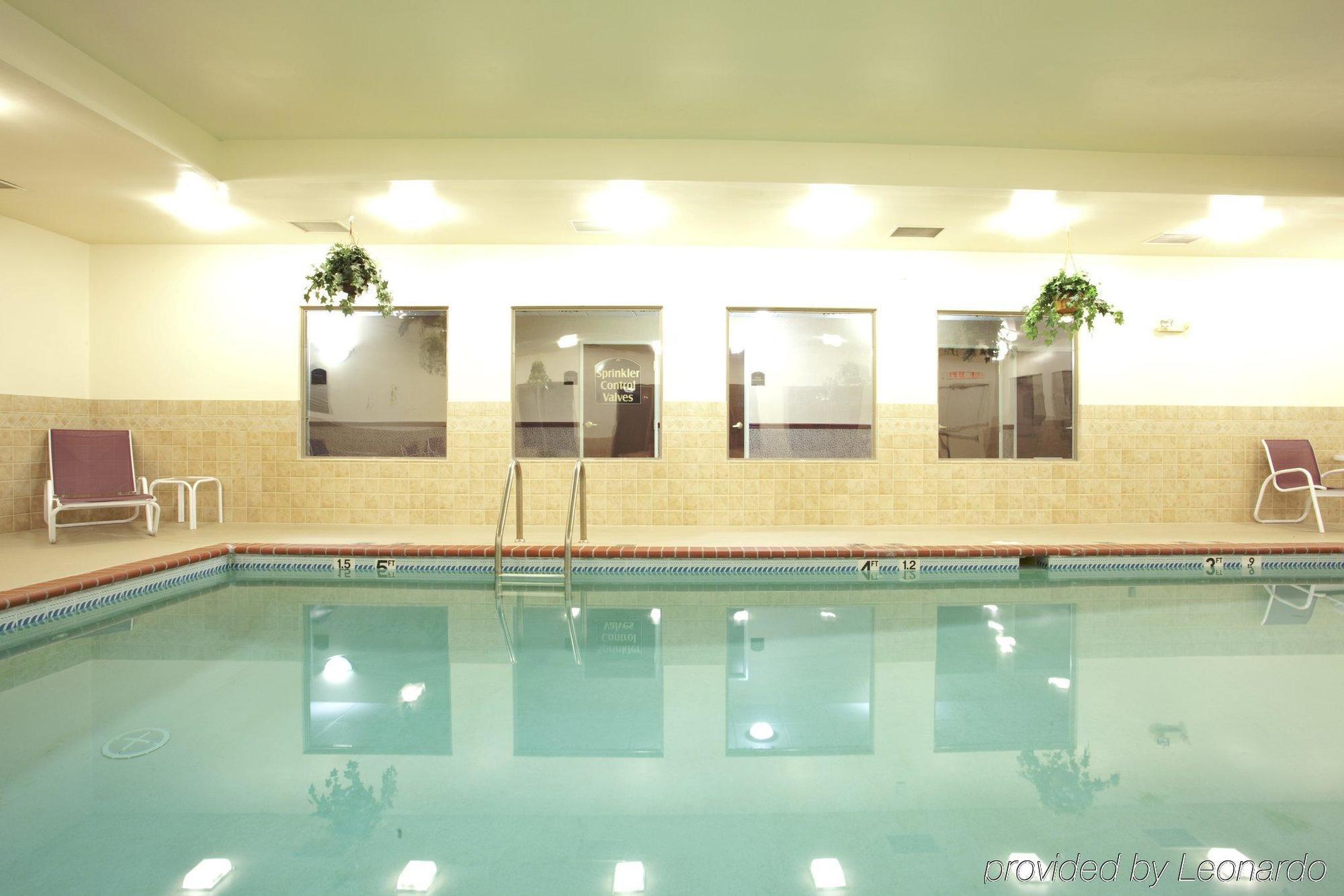Holiday Inn Express Hotel & Suites Christiansburg By Ihg Exterior foto